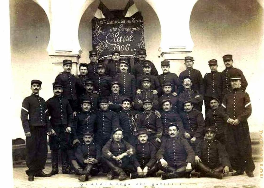 CA da- 032- Casernes artillerie et train des equipages.jpg